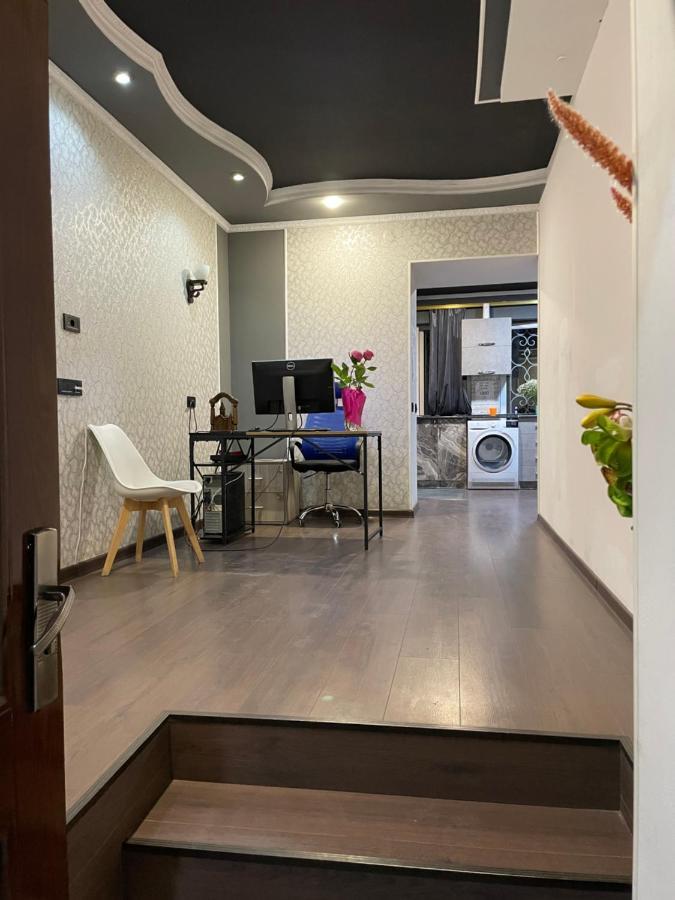 N 1 Hostel Erevan Esterno foto