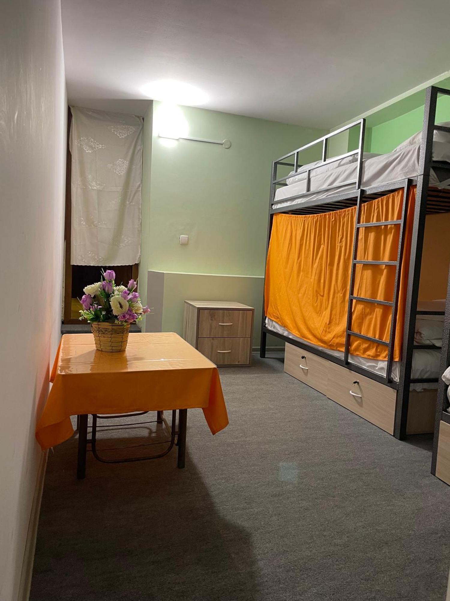 N 1 Hostel Erevan Esterno foto
